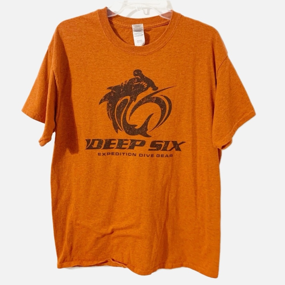 Gildan Heavy Cotton Tear Away Short Sleeve Tee Shirt with Deep Six Graphic Logo